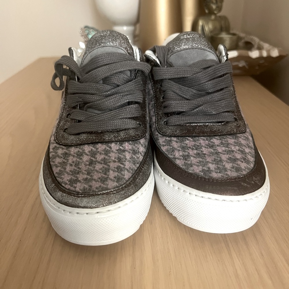 AMA Brand woman’s luxury sneakers Size 36